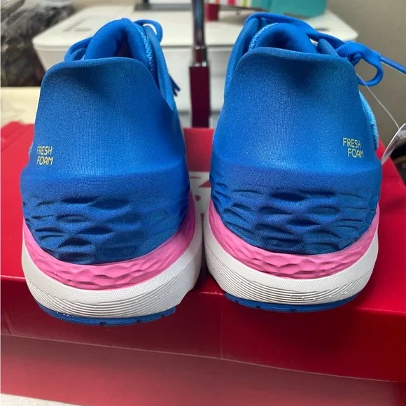 New Balance Fresh Foam - Picture 4 of 7